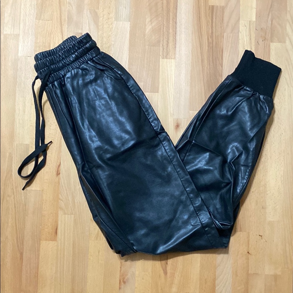 Woman Black Jogger Pants
